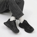 Capuano - Black
